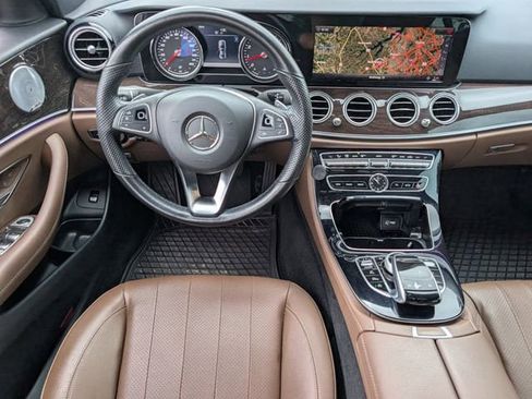 Used 2018 Mercedes-Benz E 300 4MATIC image 10