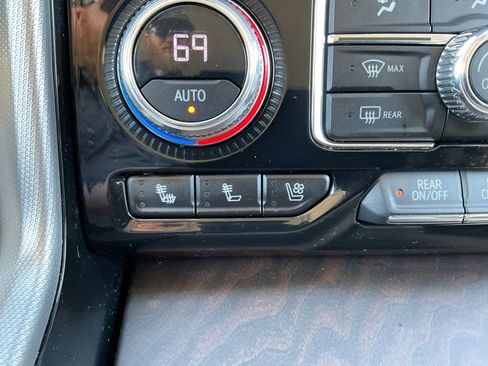 Used 2023 GMC Yukon Denali AWD/4WD image 10