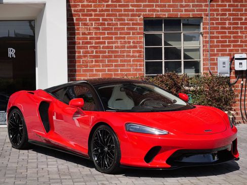 Used 2023 McLaren GT RWD image 1