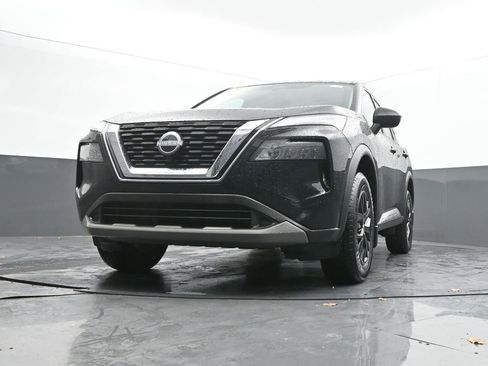 Used 2023 Nissan Rogue S image 40