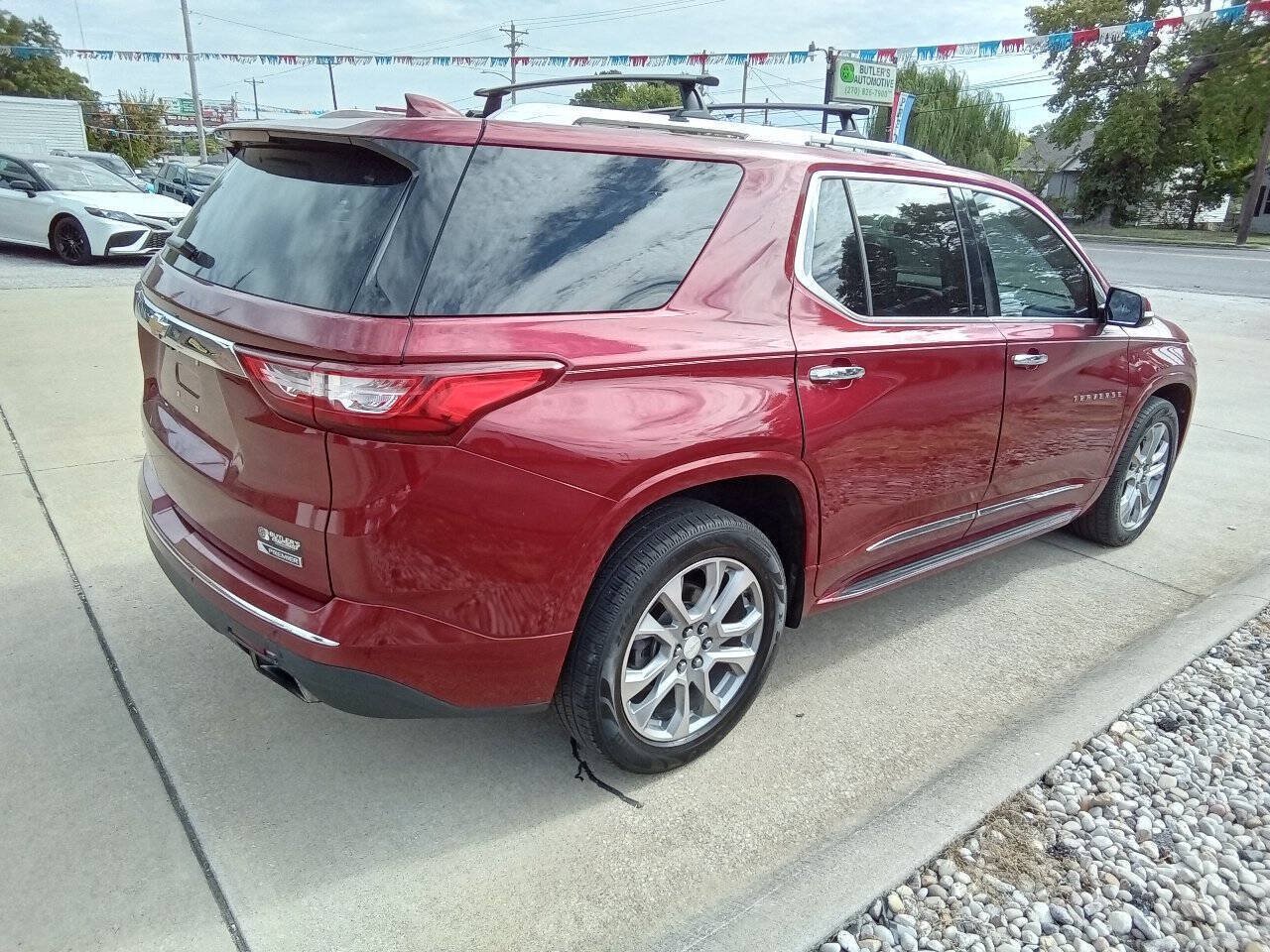 Used 2018 Chevrolet Traverse Premier w/ Driver Confidence II Package FWD image 10