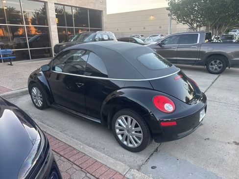 Used 2008 Volkswagen Beetle SE FWD image 7