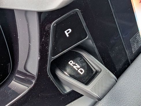 New 2026 Porsche Macan Electric image 21