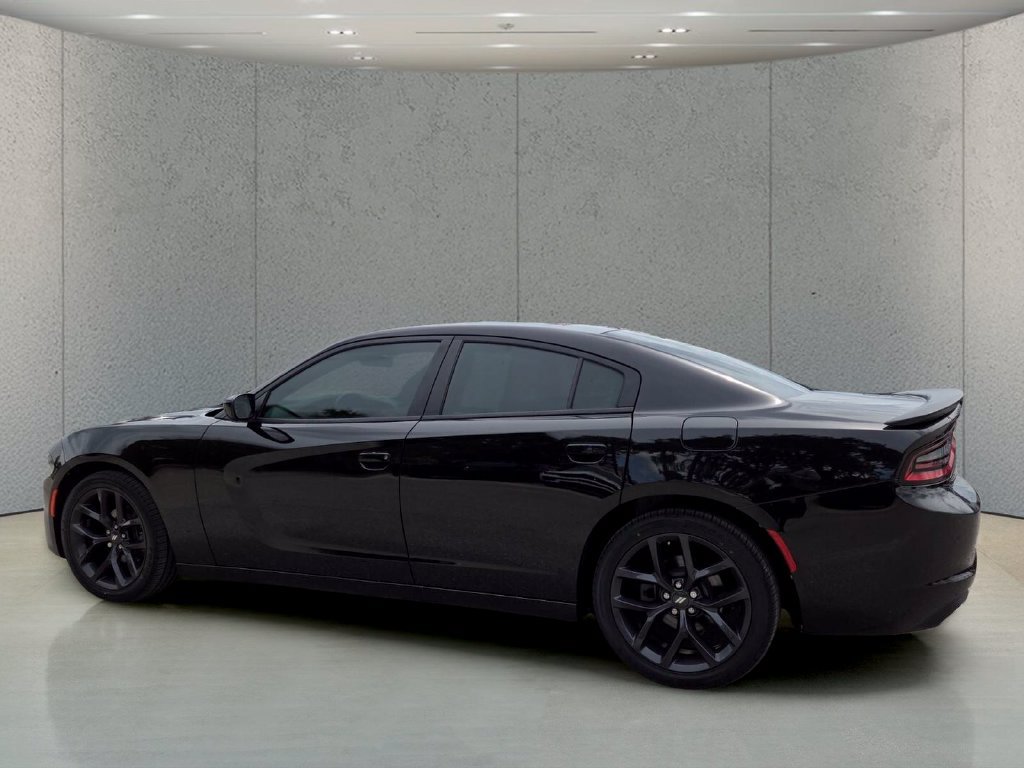 Used 2020 Dodge Charger SXT w/ Blacktop Package RWD image 9