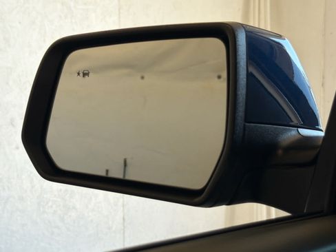 Used 2023 Chevrolet Traverse LT FWD image 54