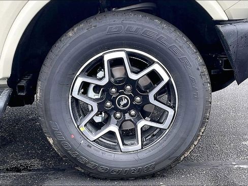 New 2025 Ford Bronco Outer Banks image 12