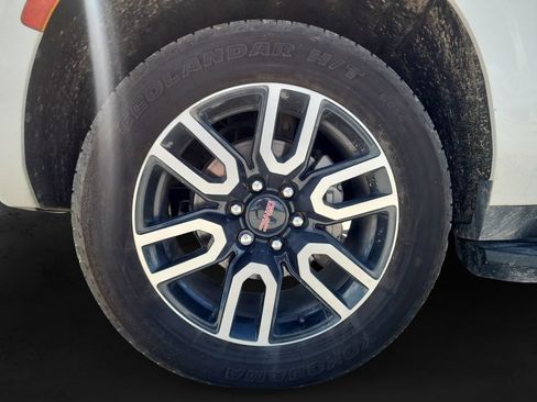 Used 2023 GMC Yukon AT4 AWD/4WD image 9