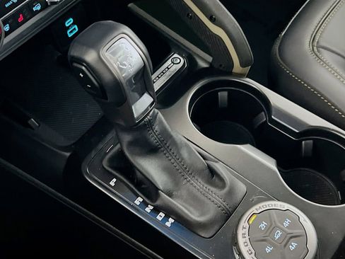 New 2025 Ford Bronco Badlands image 10