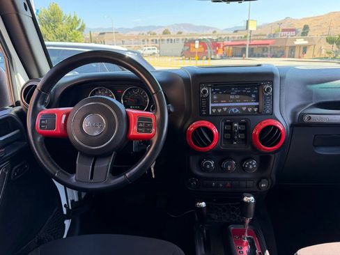 Used 2015 Jeep Wrangler Unlimited Sport w/ Quick Order Package 24S AWD/4WD image 14