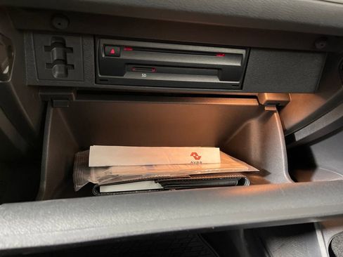 Used 2020 Volkswagen Tiguan SE w/ Panoramic Sunroof Package image 27