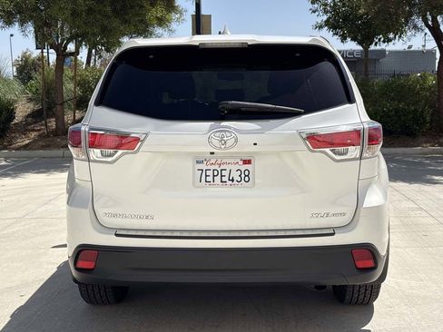 Used 2014 Toyota Highlander XLE AWD/4WD image 4