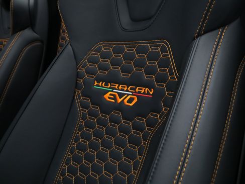 Used 2024 Lamborghini Huracan EVO image 25