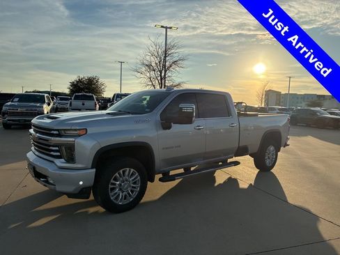 Used 2020 Chevrolet Silverado 2500 High Country w/ Technology Package image 1