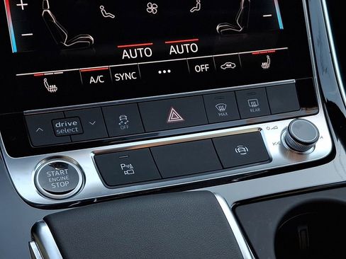 Certified 2025 Audi Q7 Premium Plus image 26