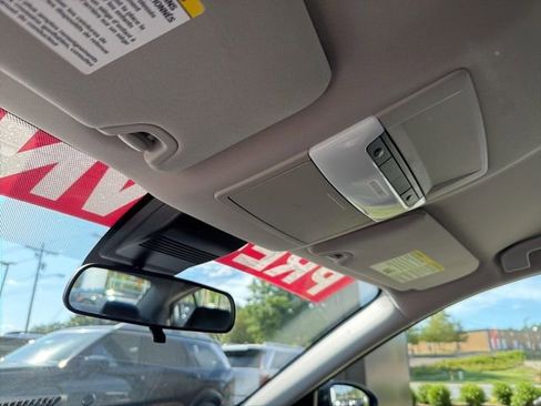 Used 2025 Nissan Altima 2.5 SR image 19