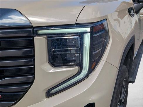 Used 2023 GMC Sierra 1500 AT4 w/ AT4 Preferred Package AWD/4WD image 2