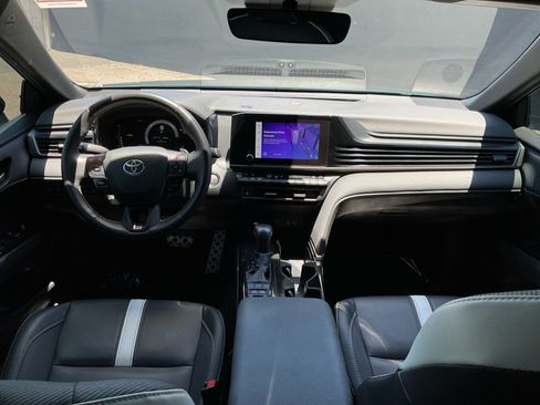Used 2025 Toyota Camry SE w/ Convenience Package FWD image 17