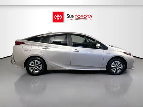 Used 2022 Toyota Prius Prime LE FWD image 2