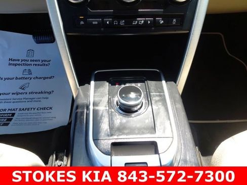 Used 2017 Land Rover Discovery Sport HSE AWD/4WD image 13