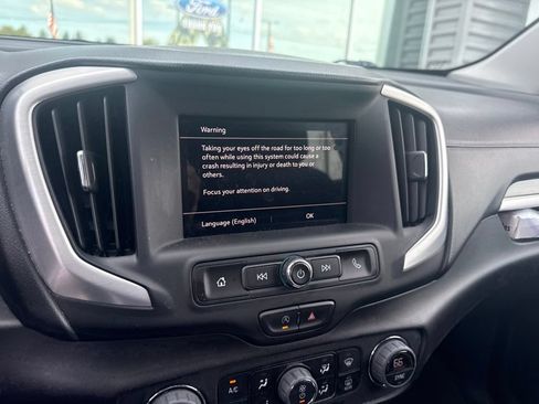 Used 2022 GMC Terrain SLE w/ Driver Convenience Package AWD/4WD image 13