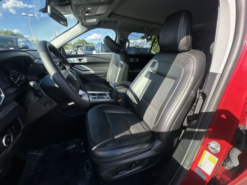 Used 2023 Ford Explorer Limited w/ Limited Technology Package AWD/4WD image 21
