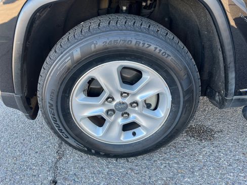 Used 2015 Jeep Grand Cherokee Laredo w/ Quick Order Package 23E image 25