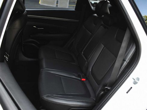 Used 2022 Hyundai Tucson Limited FWD image 13