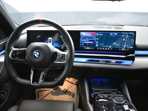 Used 2024 BMW i5 M60 image 18