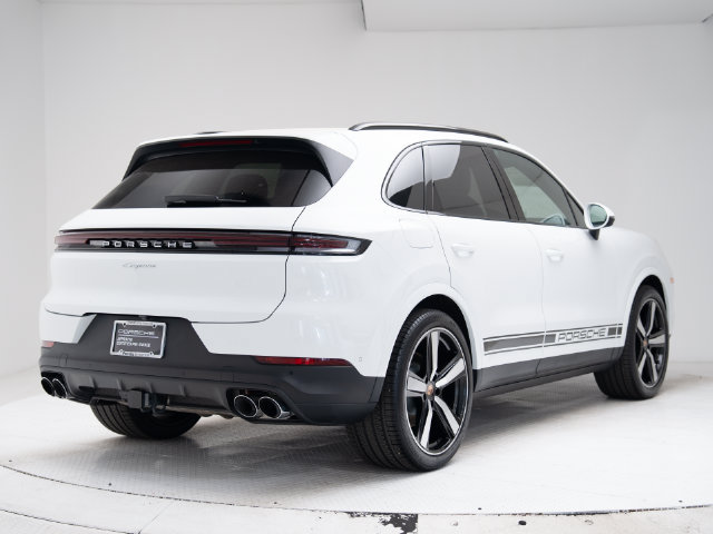 Certified 2026 Porsche Cayenne AWD/4WD image 34