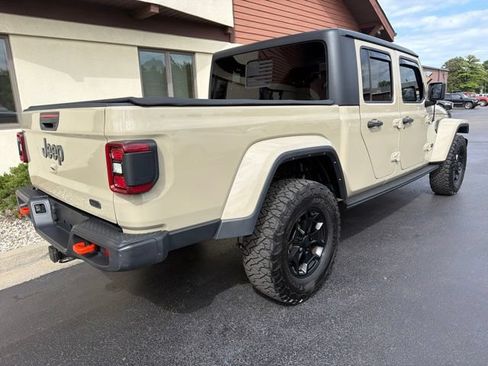 Used 2022 Jeep Gladiator Sport AWD/4WD image 9