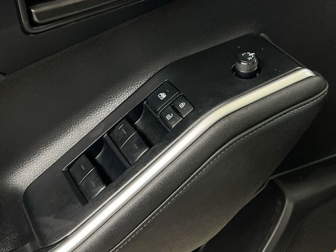 Used 2023 Toyota Highlander LE image 19