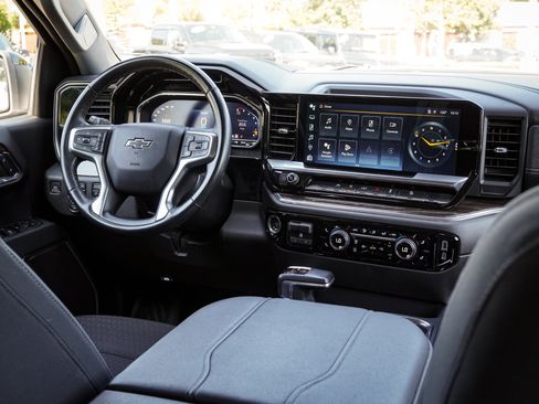 Used 2024 Chevrolet Silverado 1500 RST AWD/4WD image 29