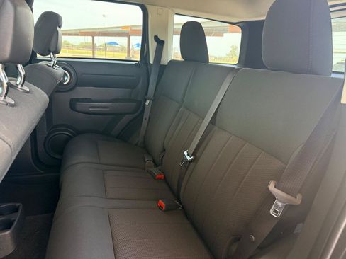 Used 2011 Dodge Nitro SE RWD image 10
