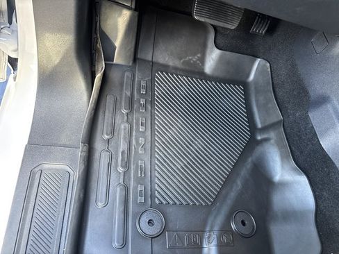 Used 2023 Ford Bronco Wildtrak image 22