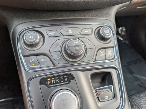 Used 2015 Chrysler 200 S w/ Navigation & Sound Group I FWD image 25