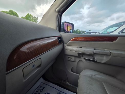 Used 2008 INFINITI QX56 4WD w/ Technology Pkg image 13