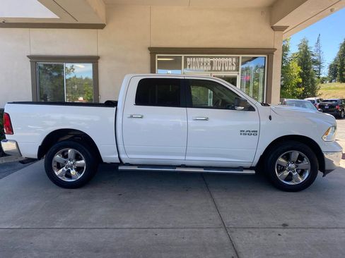 Used 2017 RAM 1500 Big Horn AWD/4WD image 6