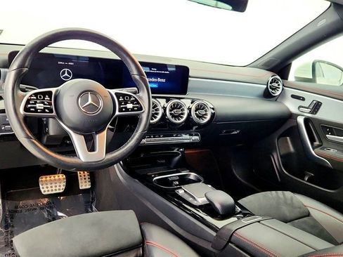 Used 2022 Mercedes-Benz CLA 250 4MATIC image 11