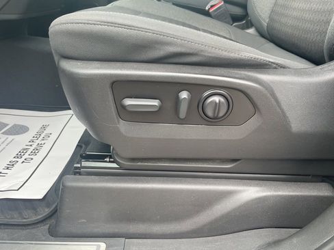 Used 2022 Chevrolet Silverado 1500 LT w/ Texas Edition Plus image 11