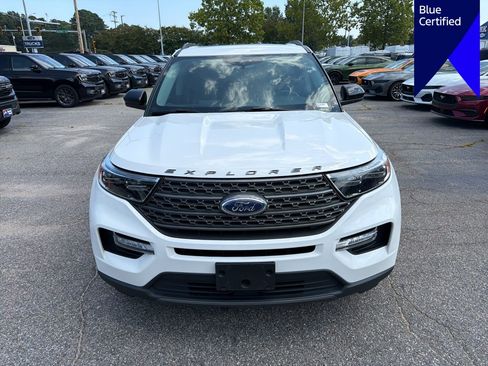 Used 2024 Ford Explorer XLT w/ Equipment Group 202A AWD/4WD image 2