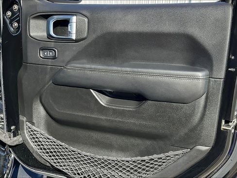 Used 2022 Jeep Wrangler Unlimited Sahara w/ Cold Weather Group image 40