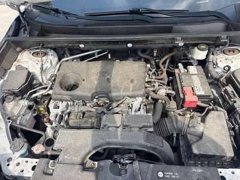 Used 2019 Toyota RAV4 XLE w/ Convenience Package FWD image 35