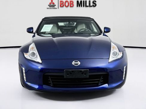 Used 2016 Nissan 370Z Touring Sport RWD image 2