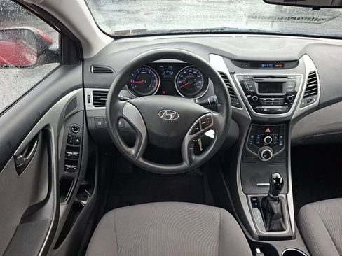 Used 2016 Hyundai Elantra SE FWD image 11
