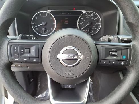 Used 2024 Nissan Rogue SV AWD/4WD image 25
