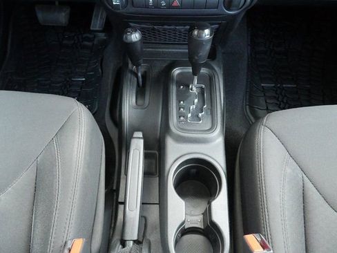 Used 2018 Jeep Wrangler Sport image 18