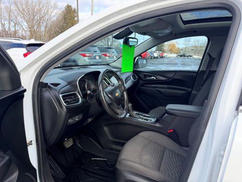 Used 2018 Chevrolet Equinox LT w/ Sun & Infotainment Package image 9