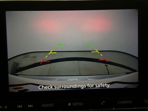 Used 2023 Nissan Rogue S image 15