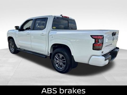 Used 2025 Nissan Frontier SV AWD/4WD image 4