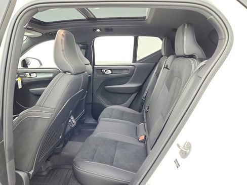New 2026 Volvo XC40 B5 Ultra w/ Climate Package image 28